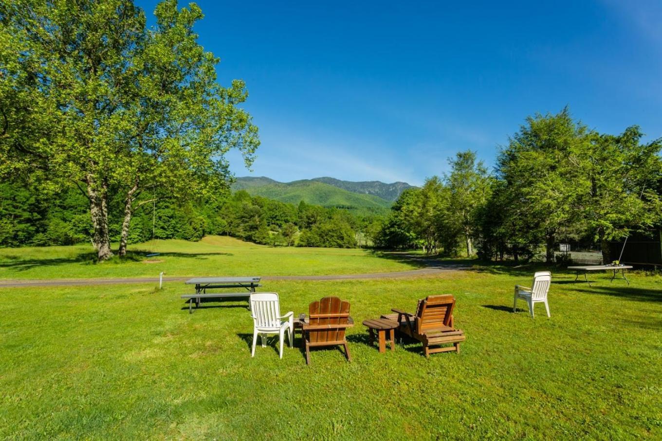 Lodge At Mount Mitchell Busick Exterior photo